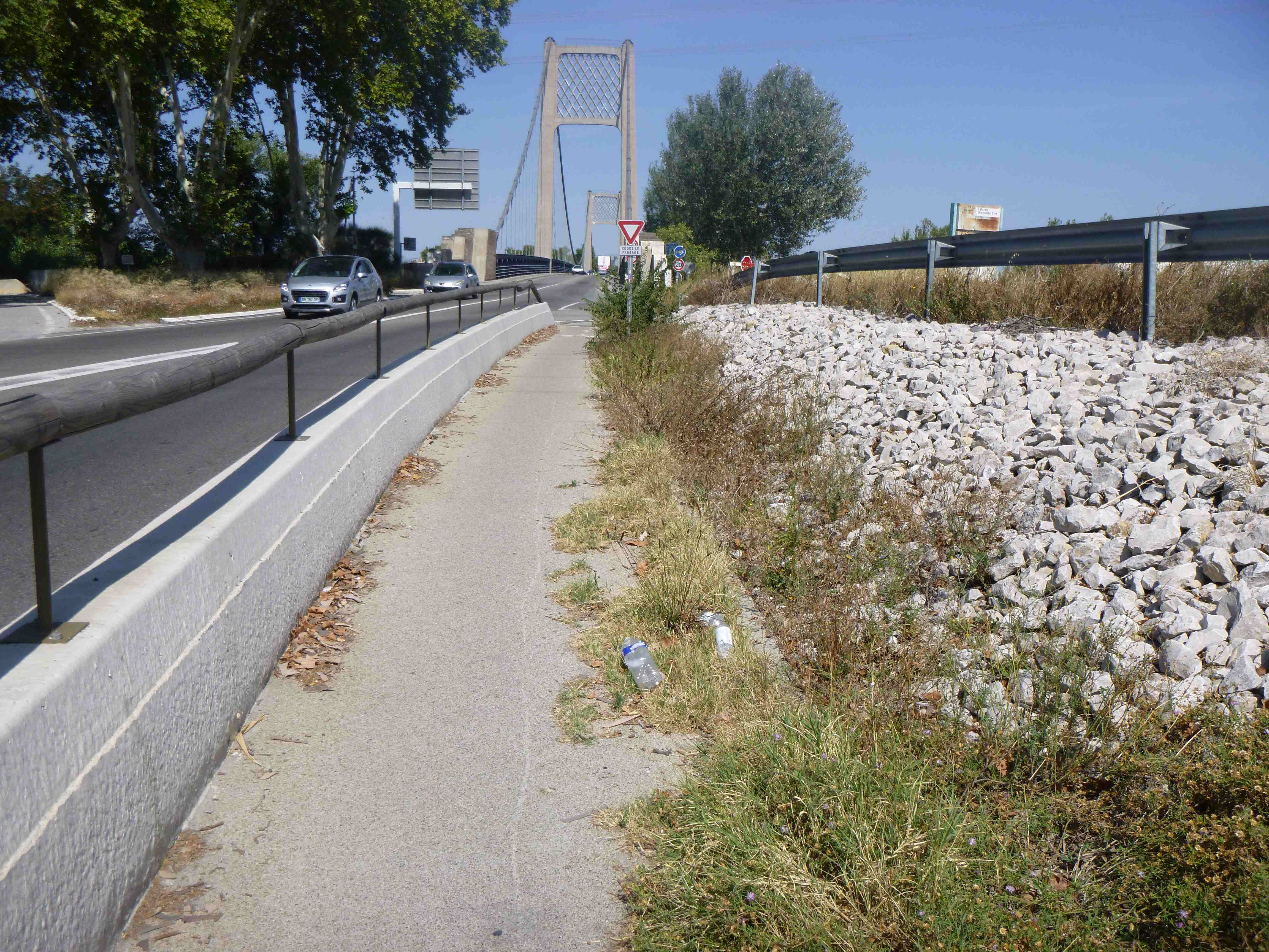 Pas de piste sur le pont de Rognonas