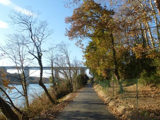 Agréable chemin de halage